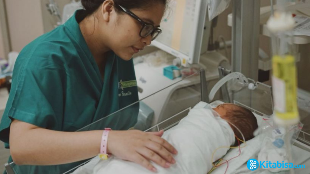 bayi prematur dirawat suster