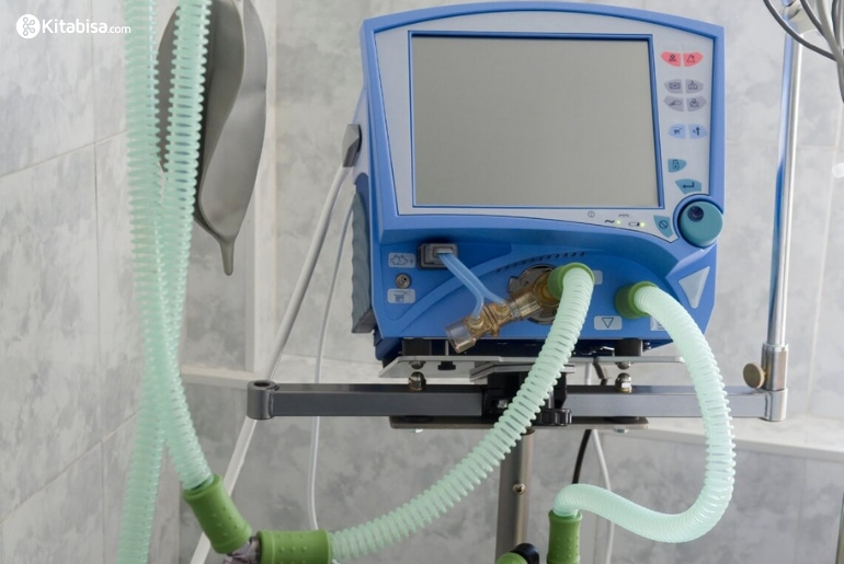 Pemasangan Ventilator Mekanik Untuk Mempertahankan Nyawa Pasien