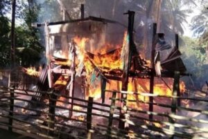 Bantu Kakek Arsyad Bangun Kembali Rumahnya yang Terbakar