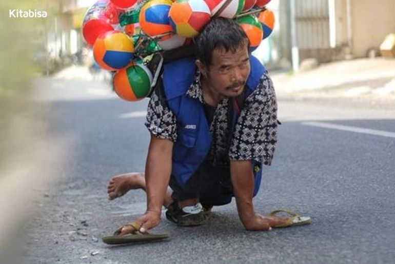 Kisah Pak Setu, Penjual Balon Keliling di Solo