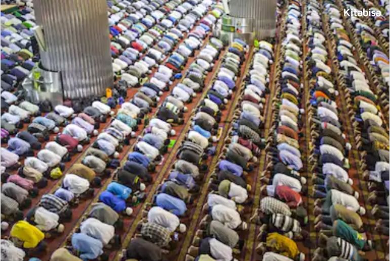 Salat Idul Adha: Perintah, Ketentuan, Tata Cara, dan Niat