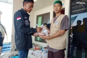 Pembagian Daging Qurban untuk Yatim dan Dhuafa