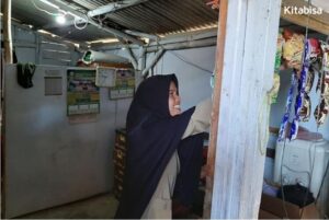 guru tinggal di wc